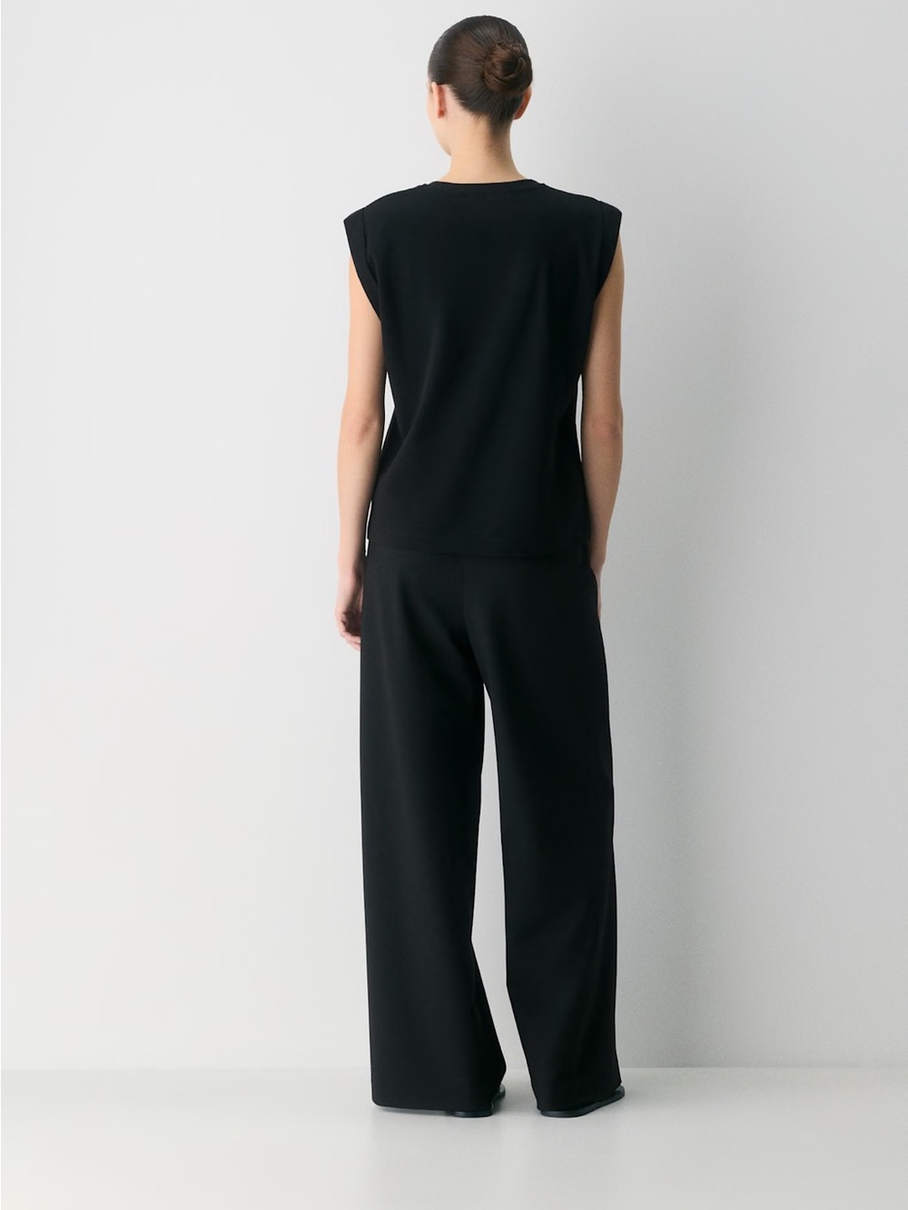 ARITZIA BABATON Interlock Cotton Brickell T-Shirt - Picture 2 of 6